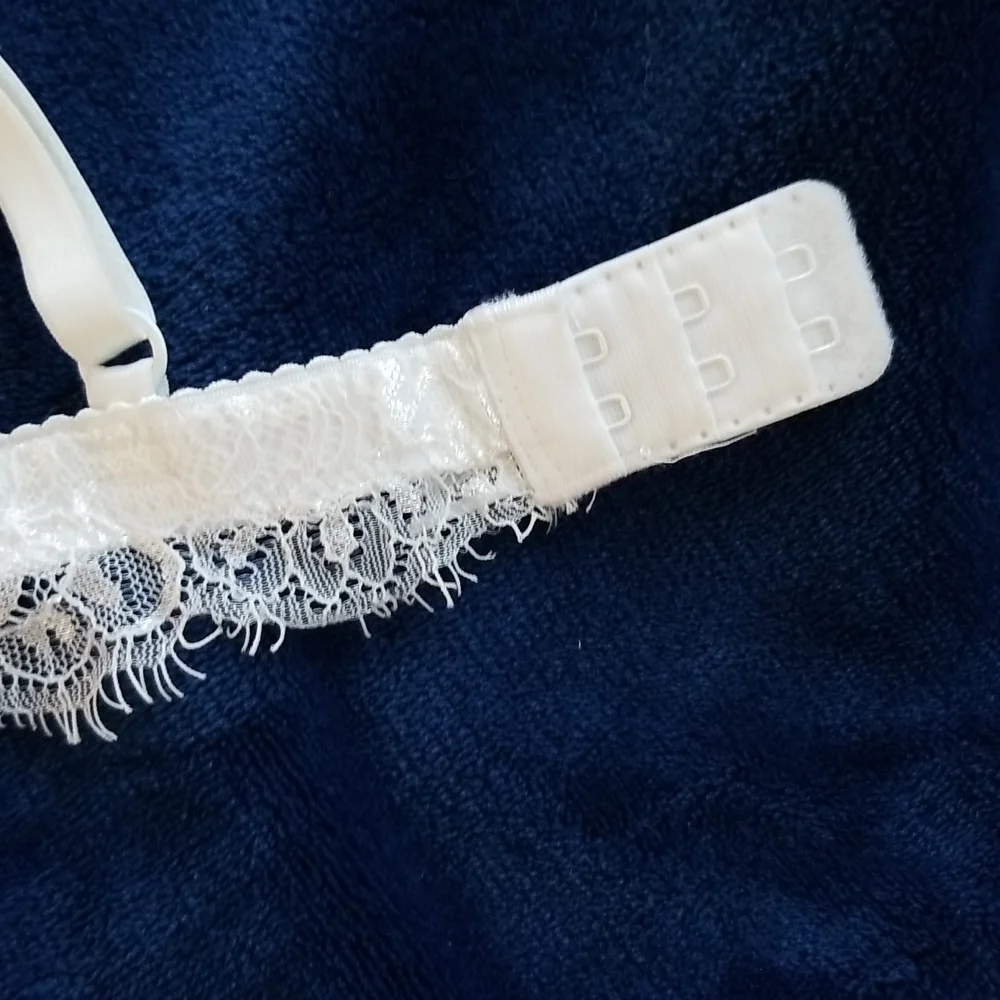 White lace bralette sz s - Picture 4 of 10